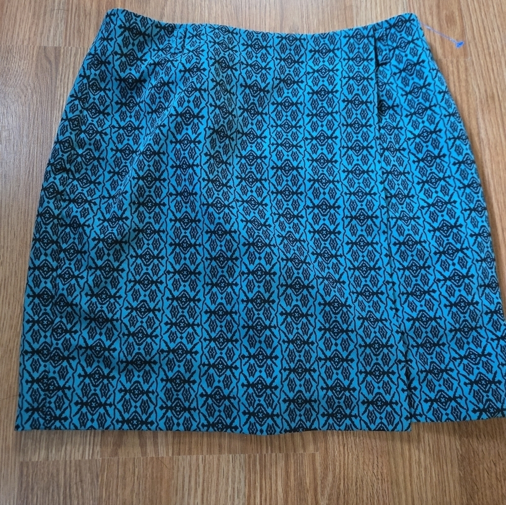 Forever 21 Blue and Black Patterned Mini Wrap Skirt - Picture 3 of 6